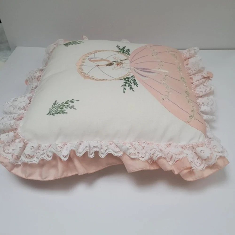 Vtg‎ Southern Belle Embroidered Throw Pillow Ruffled Lace 2